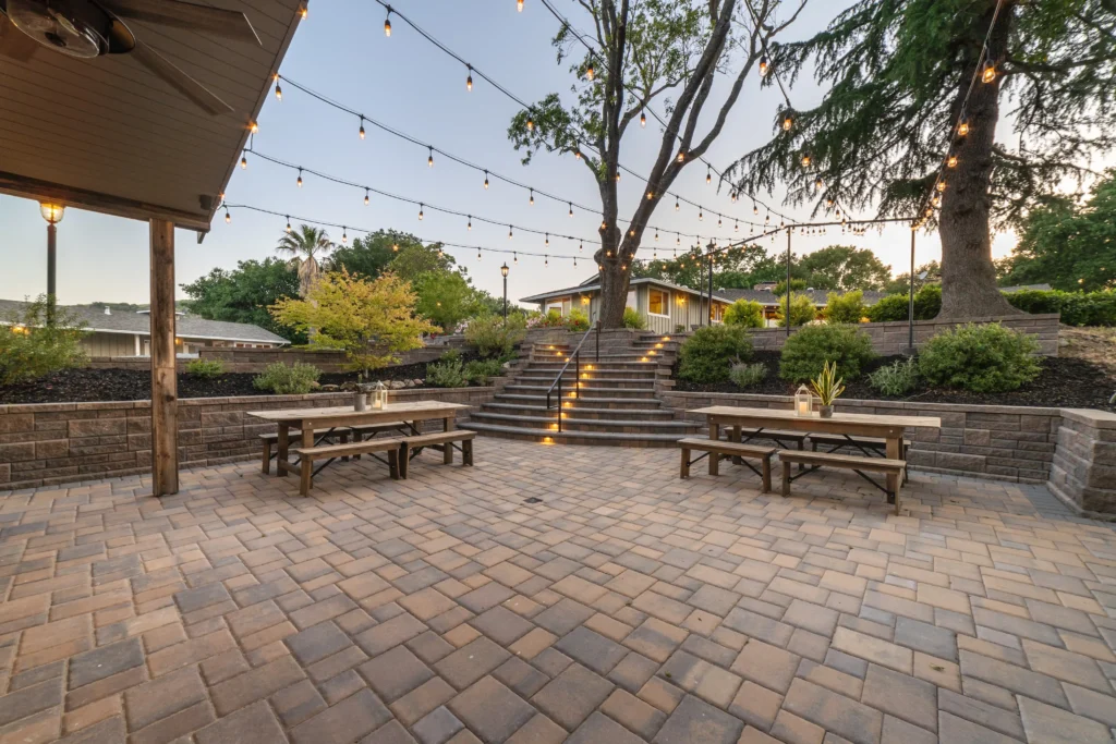 200HenryLaneTwilight1-2