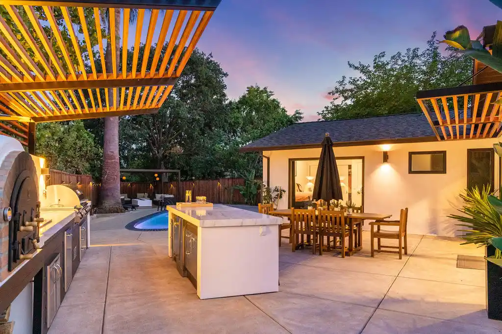 5CroydenCourtTwilight-15