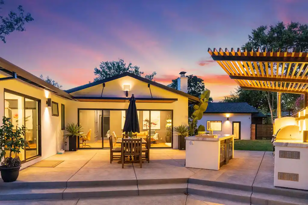 5CroydenCourtTwilight-16