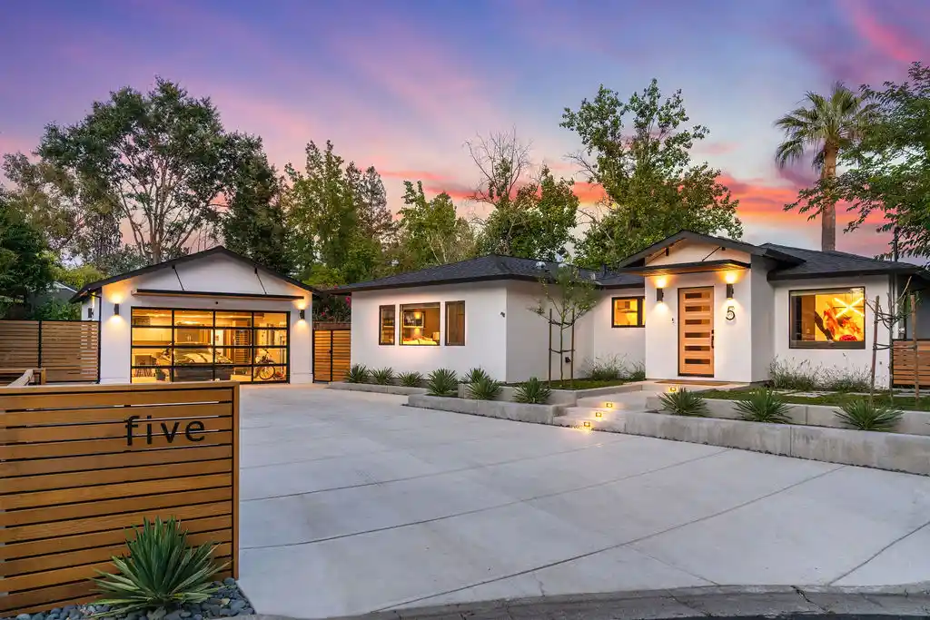 5CroydenCourtTwilight-2