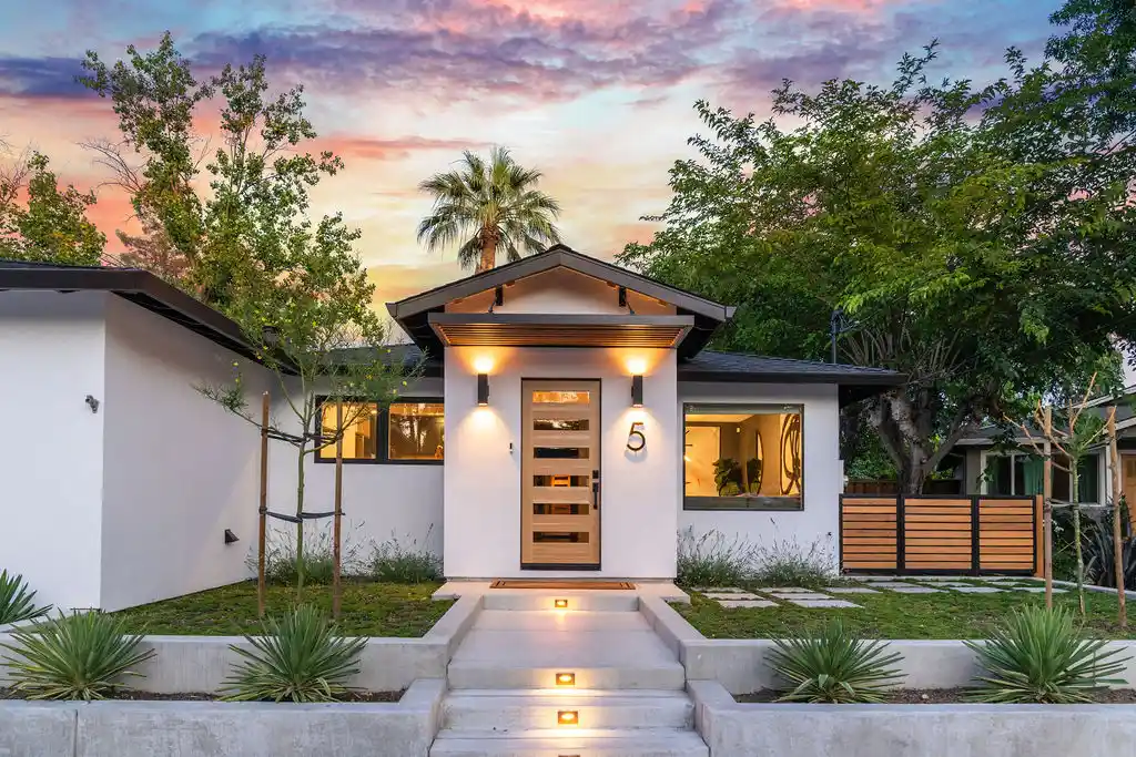 5CroydenCourtTwilight-4