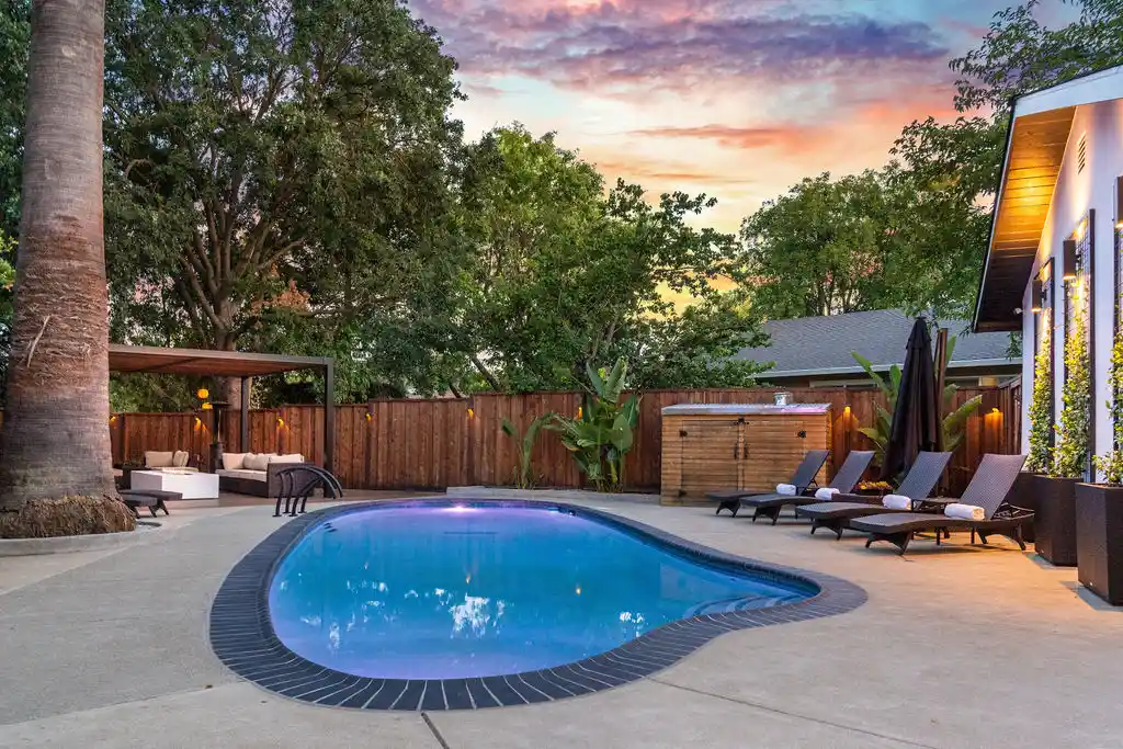 5CroydenCourtTwilight-5