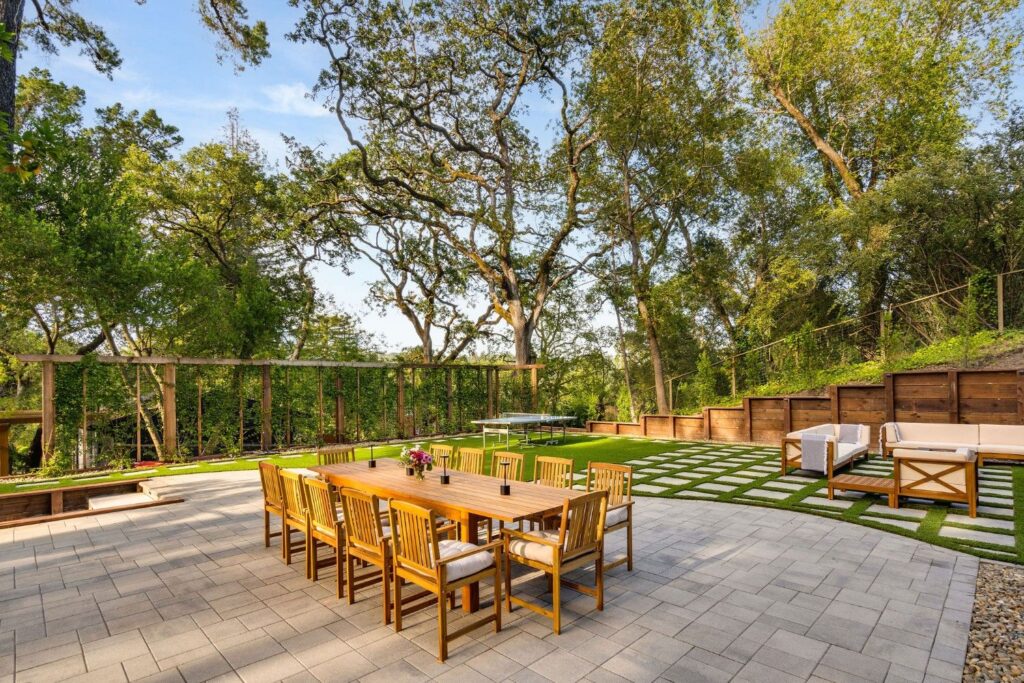 125CanonDriveExteriorDay-13