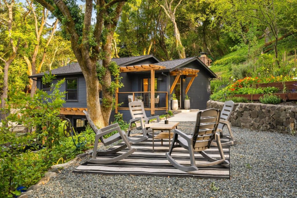 125CanonDriveExteriorDay-19