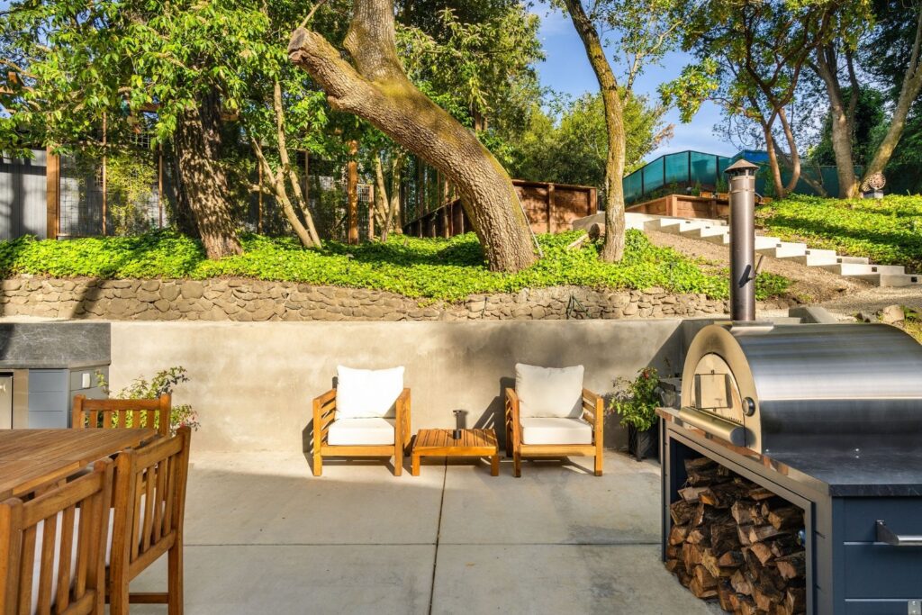 125CanonDriveExteriorDay-7