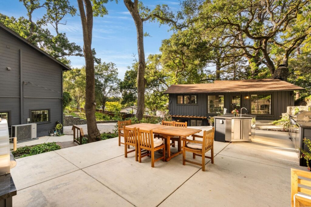 125CanonDriveExteriorDay-9