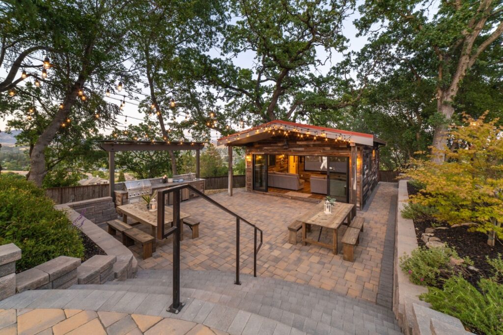 200HenryLaneTwilight1-5